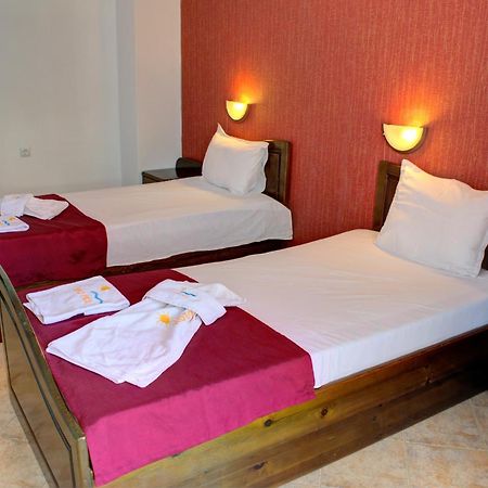 Hotel Feniks Lozenets Esterno foto