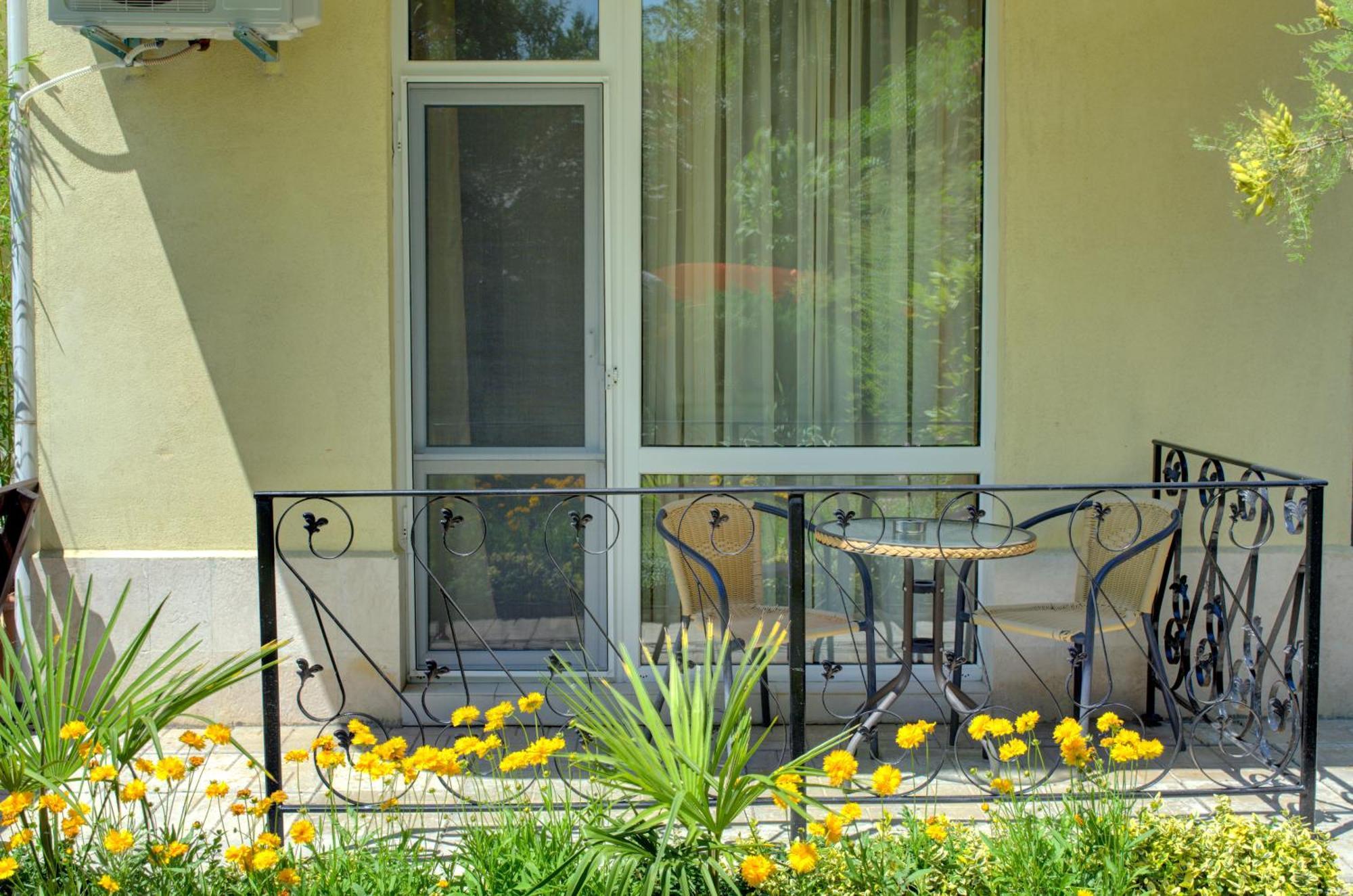 Hotel Feniks Lozenets Esterno foto