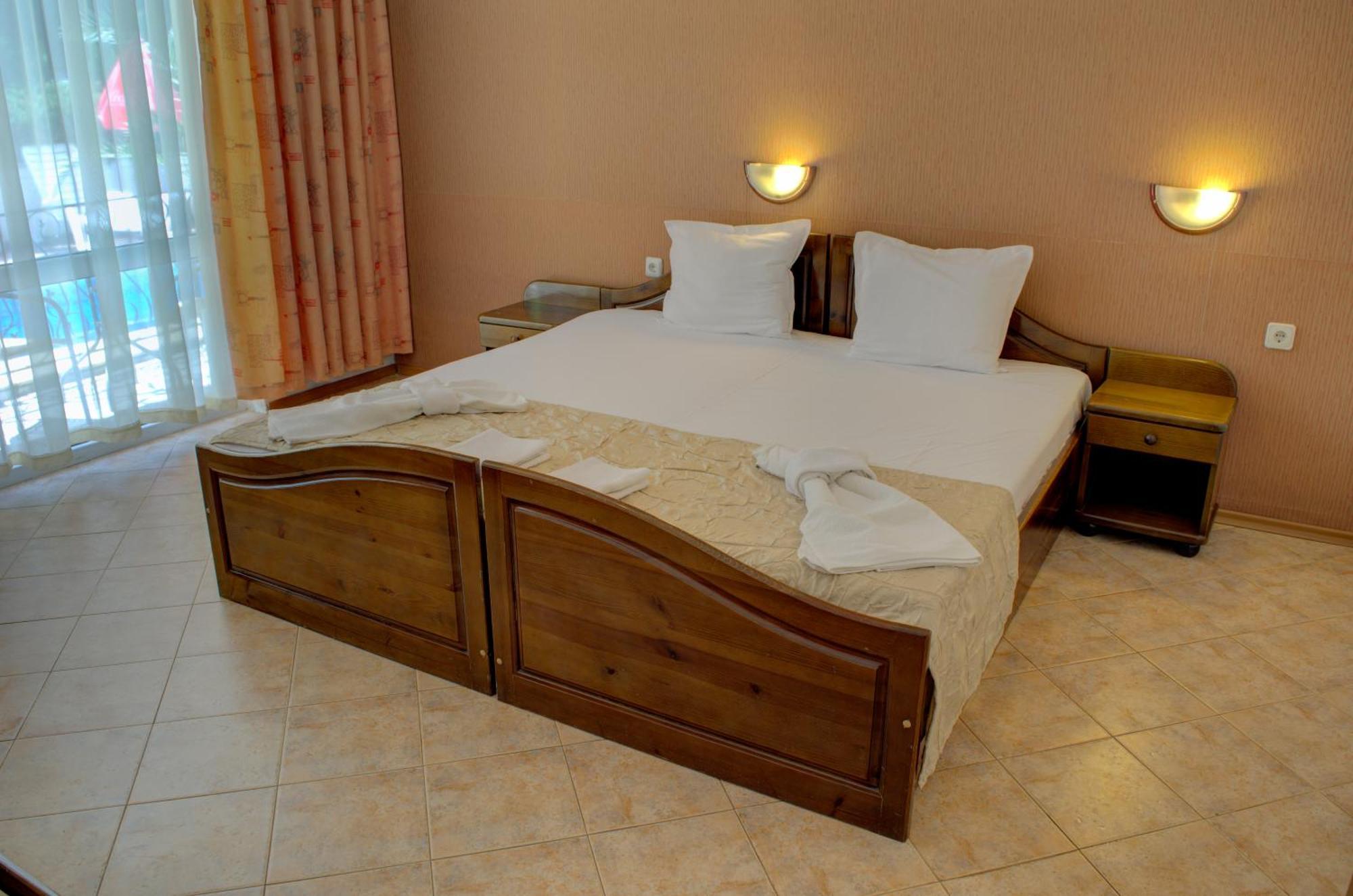 Hotel Feniks Lozenets Esterno foto